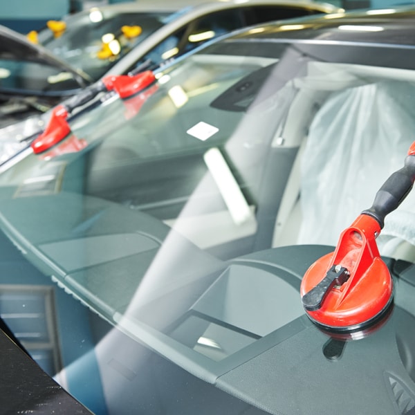 Auto glass service to contact when windshield is shattered  in New Jersey